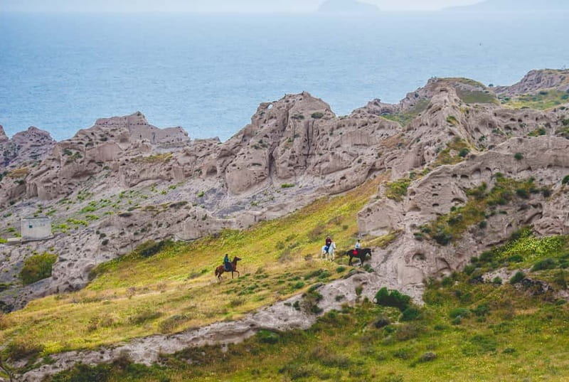 Santorini: Extreme Horse Safari with Beach Gallop - Who should book this ride