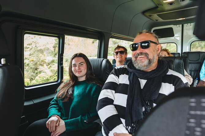 Seal Coast Safari - Exclusive access to Wellington's secret coast - Guides turn a rough drive into a Wellington lesson