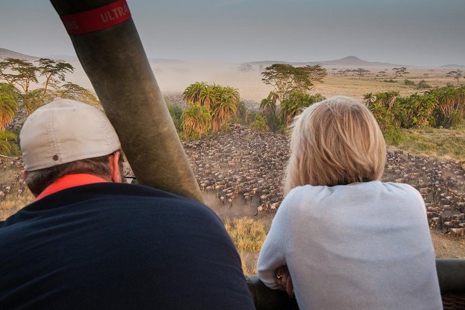 Serengeti Balloon Safari and authentic bush breakfast - An hour above the Serengeti plains