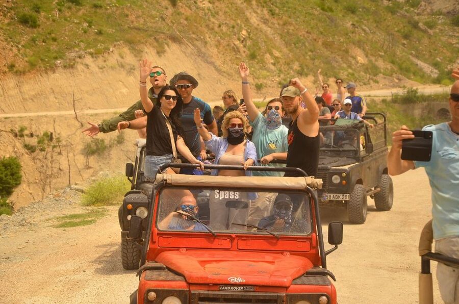 Side: Green Canyon and Waterfall Jeep Safari with Lunch - The 30-minute stop at Manavgat Waterfall