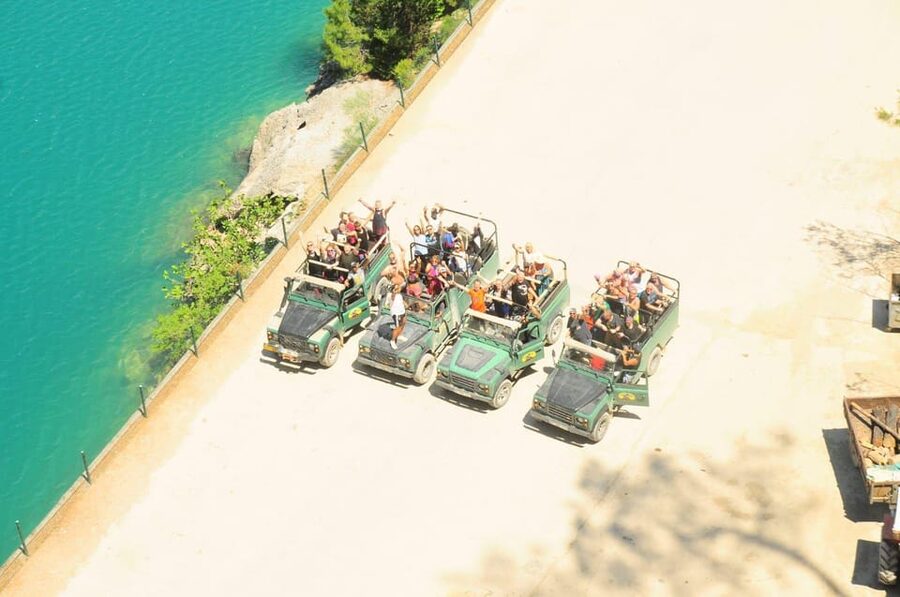 Side Green Canyon Off-Road Jeep Safari Adventure with Lunch - Riverside lunch in a local restaurant