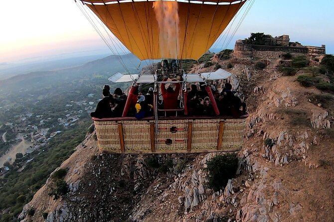 SkyWaltz Hot Air Balloon Safari - Watching the Balloon Come Alive