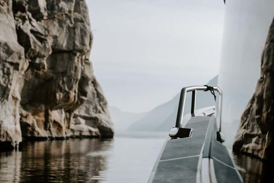 Stavanger: Boat Safari to Lysefjord and Preikestolen - Fantahala and the first close views