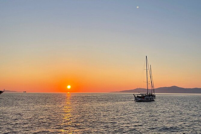 Sunset Sail Cruise to Rhenia, Mykonos Beach Safari, Dinner&Drinks - The crew makes a real difference