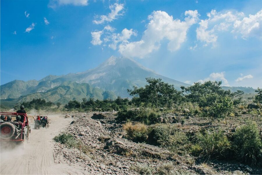Yogyakarta: Mount Merapi Guided Jeep Safari with Pickup - The guides make the experience personal